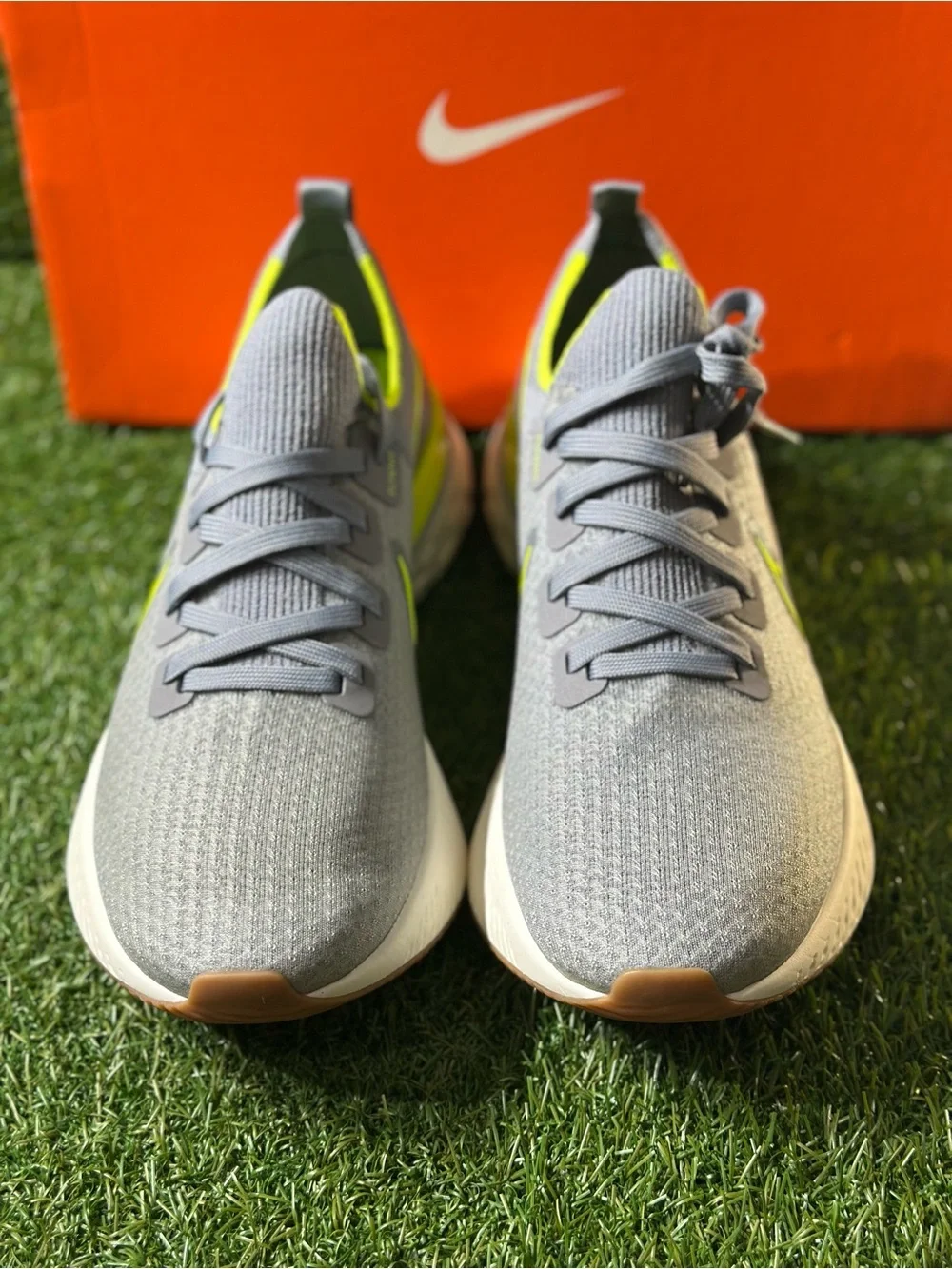 NIKE REACT INFINITY RUN FLYKNIT, SIZE : 9 MENS, COLOR: PARTICLE GREY/ VOLT- WOLF